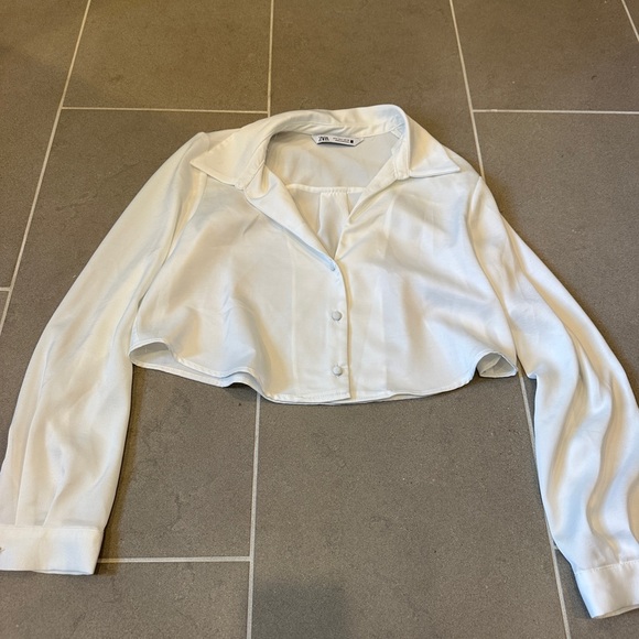 Zara Tops - Zara silk cropped blouse